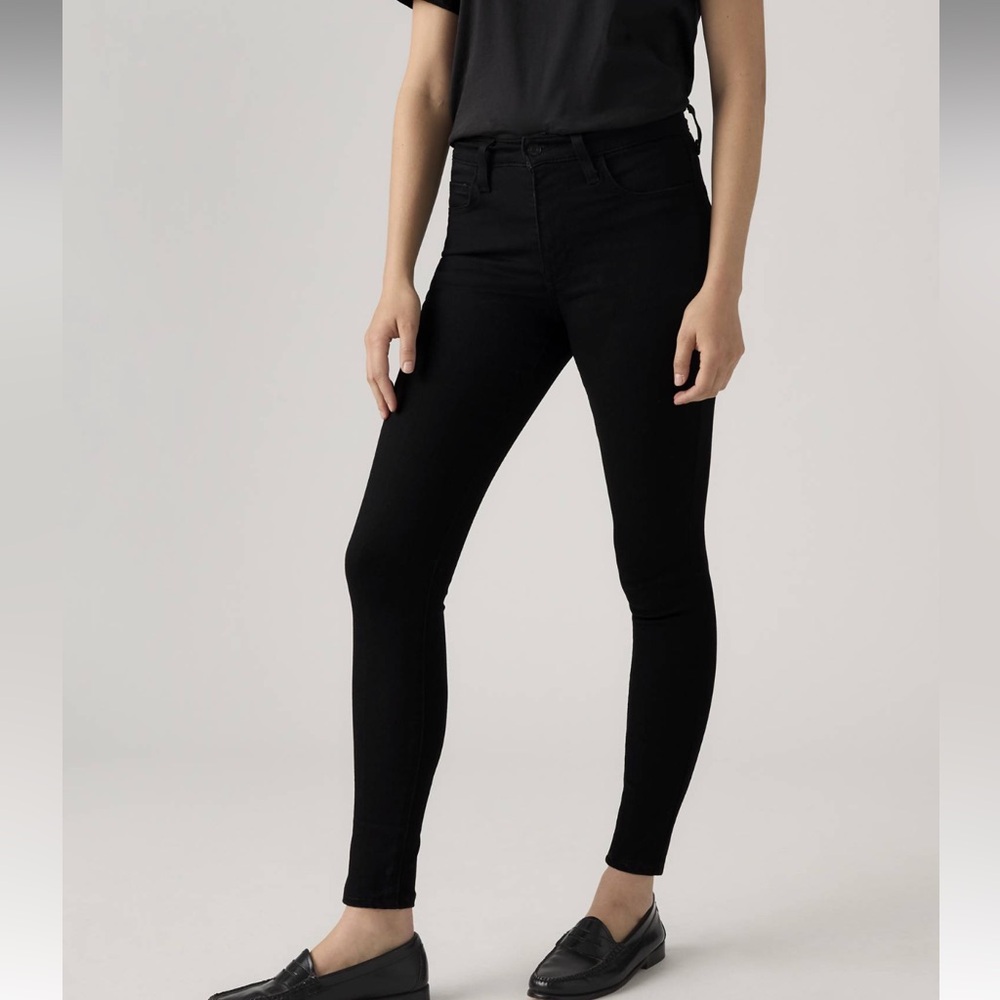 *NWT* Levi's 311 Shaping Skinny Jeans